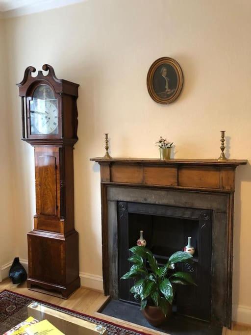 Апартаменты Charm & Character On Historic Rose Street Эдинбург Экстерьер фото
